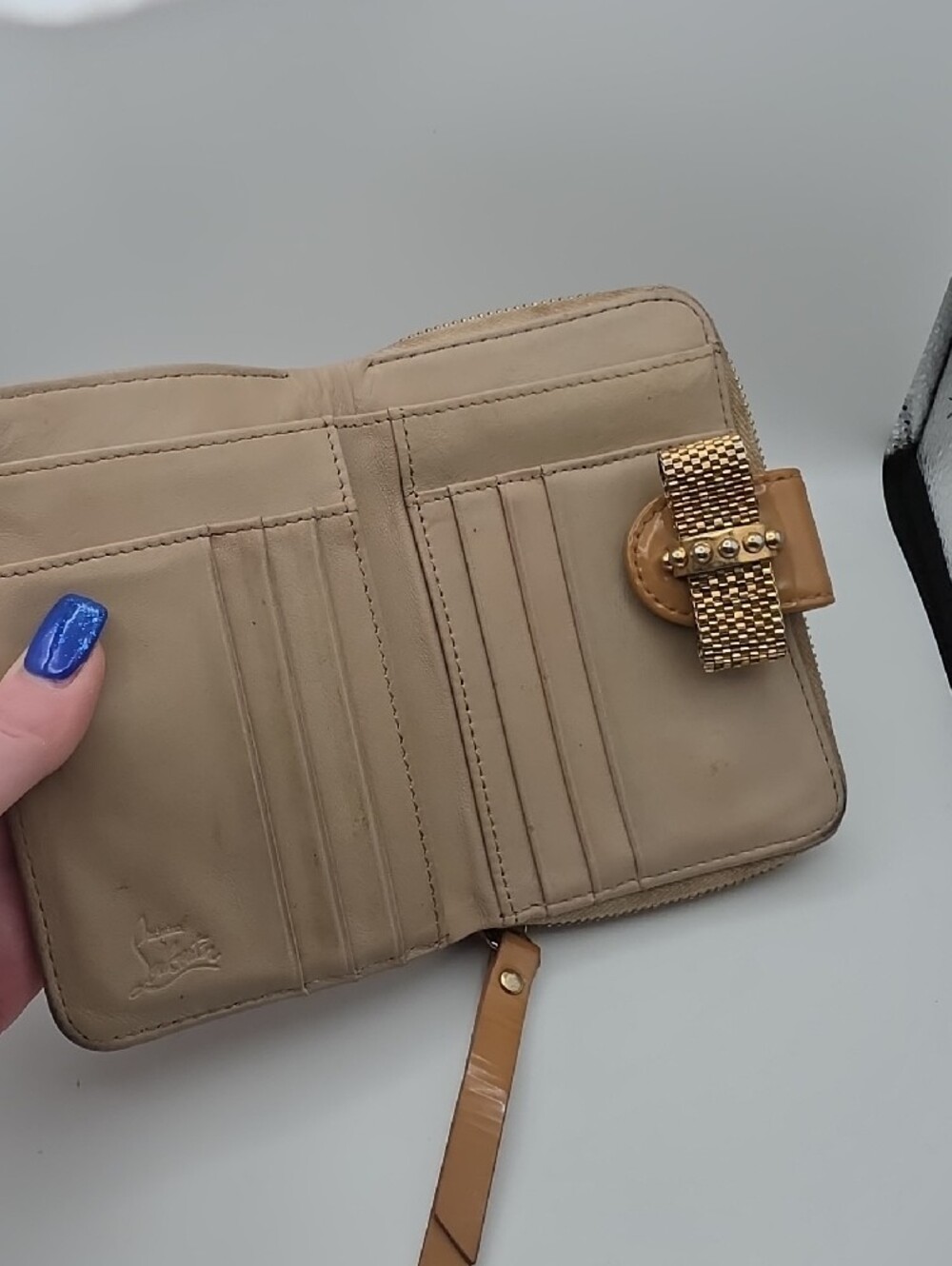 Christian Louboutin Tan Patent Bow Studded Compact Wallet (VERY GOOD)✨️ - Picture 8 of 15